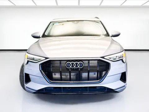 Photos of 2022 Audi e-tron Premium for sale in Chandler, AZ at STG Chandler