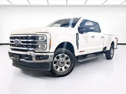 White 2023 Ford Super Duty F-350 SRW LARIAT for sale in Chandler, AZ