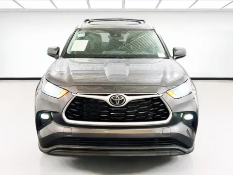 Photos of 2023 Toyota Highlander XLE for sale in Chandler, AZ at STG Chandler