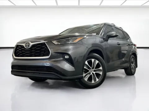 Gray 2023 Toyota Highlander L for sale in Chandler, AZ