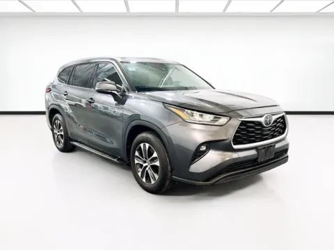 Another view of 2020 Toyota Highlander XLE for sale in Chandler, AZ at STG Chandler