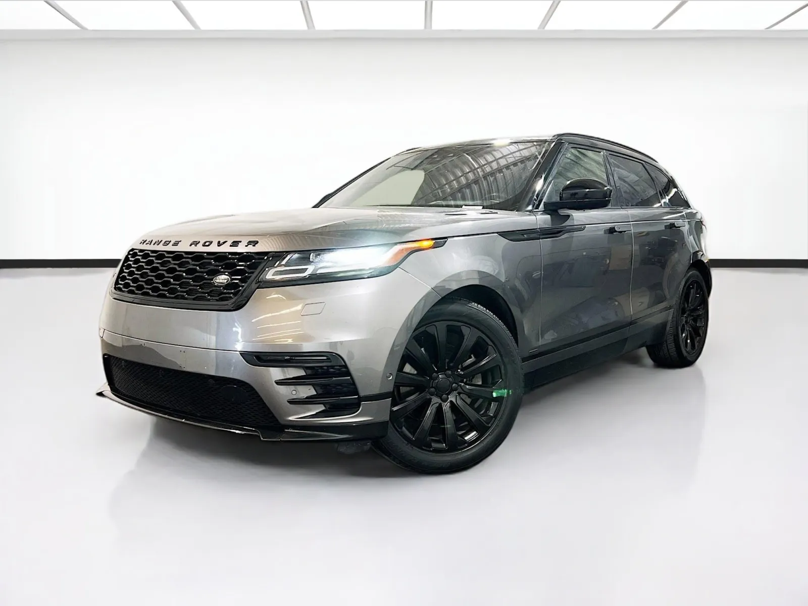 Used 2018 Land Rover Range Rover Velar R-Dynamic SE for sale in ...