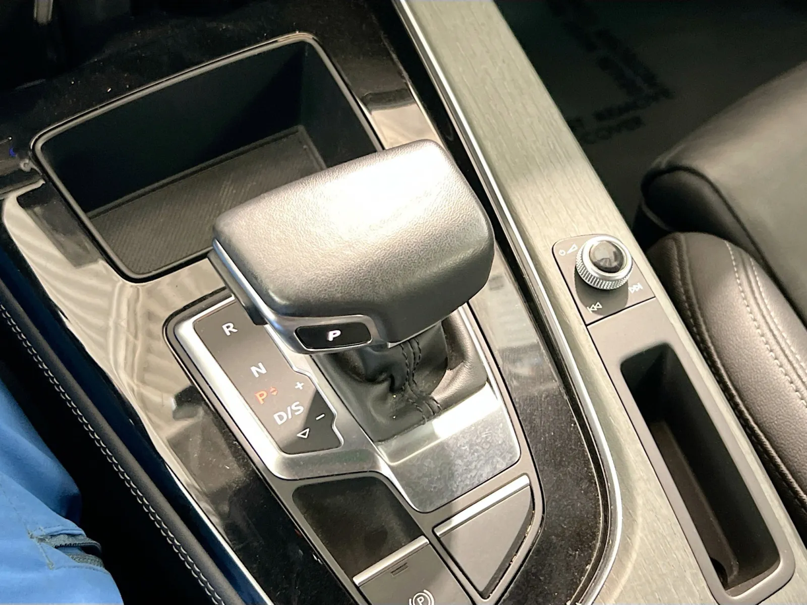 2024 Audi A4 S line Premium Plus photo 4