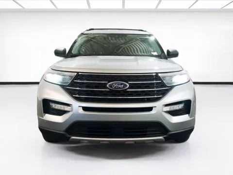 Silver 2021 Ford Explorer XLT for sale in Chandler, AZ