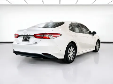 More photos of 2019 Toyota Camry Hybrid LE at STG Chandler, AZ