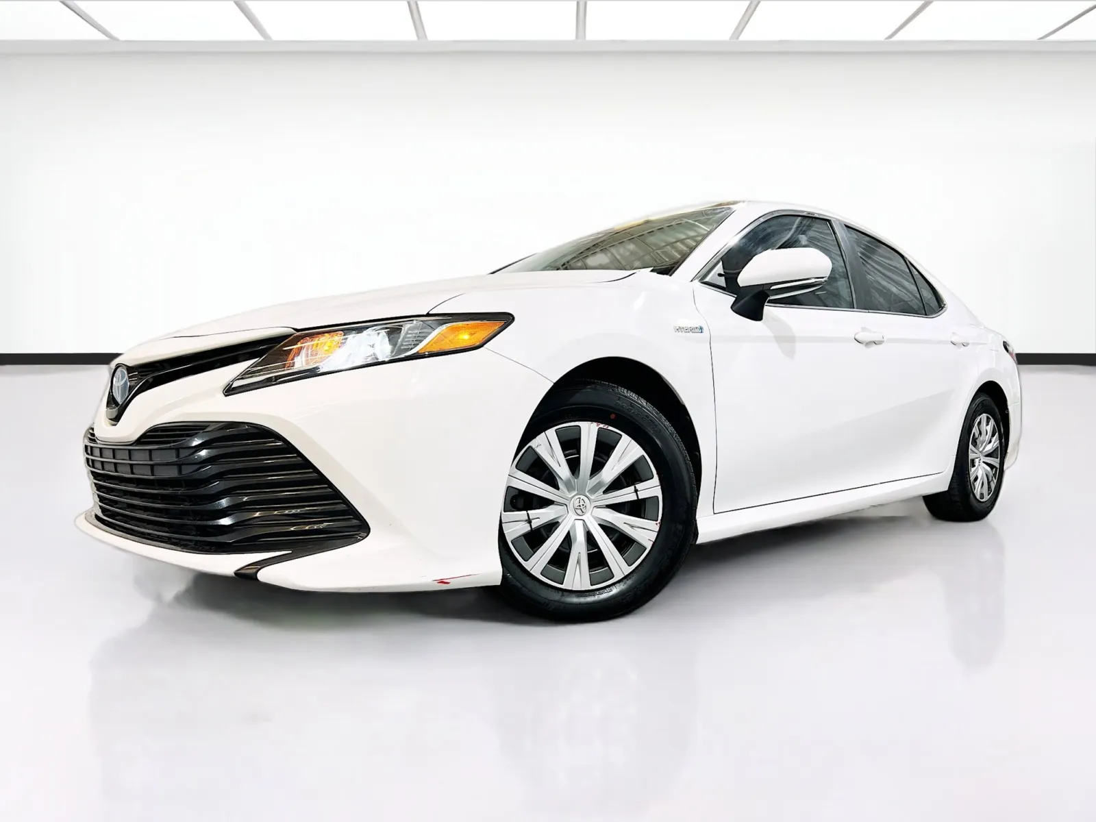2019 Toyota Camry Hybrid LE for sale in Chandler, AZ