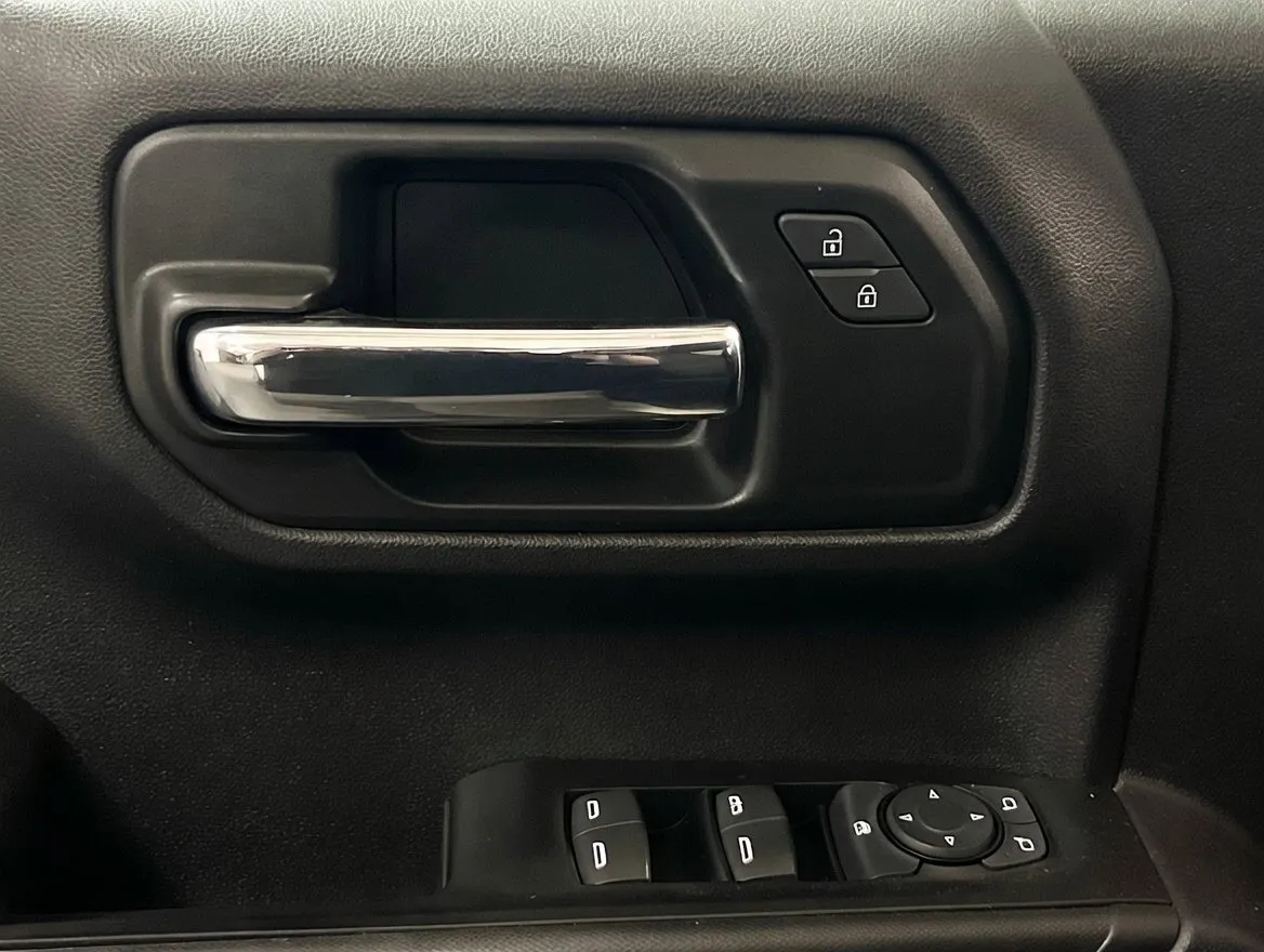 2023 Chevrolet Silverado 1500 Custom - Photo 13