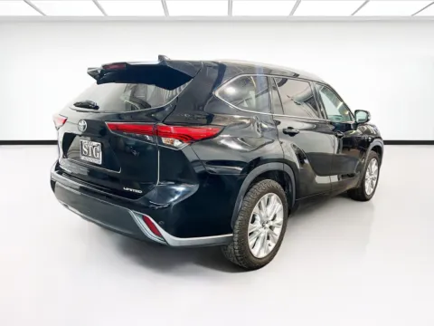 More photos of 2020 Toyota Highlander Limited at STG Chandler, AZ
