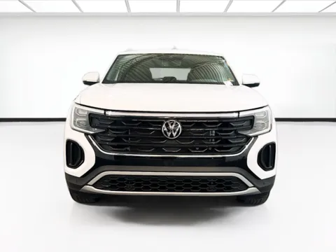 Photos of 2024 Volkswagen Atlas Cross Sport 2.0T SE w/Technology for sale in Chandler, AZ at STG Chandler