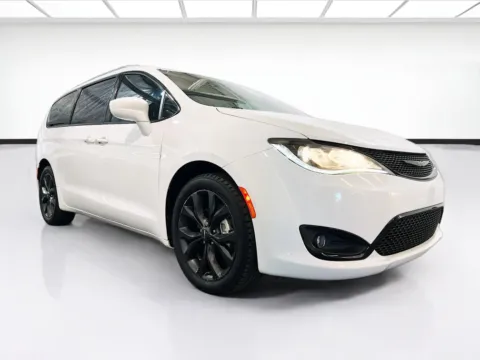 Another view of 2020 Chrysler Pacifica Touring for sale in Chandler, AZ at STG Chandler