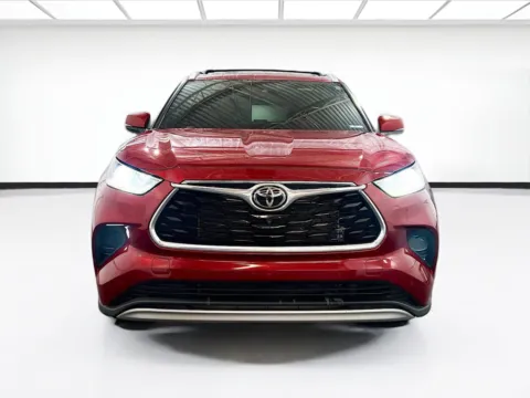 Photos of 2022 Toyota Highlander Platinum for sale in Chandler, AZ at STG Chandler