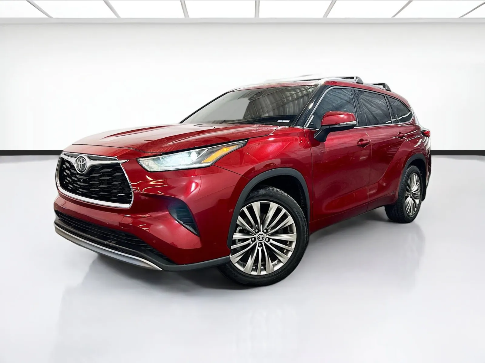Red 2022 Toyota Highlander Platinum for sale in Chandler, AZ
