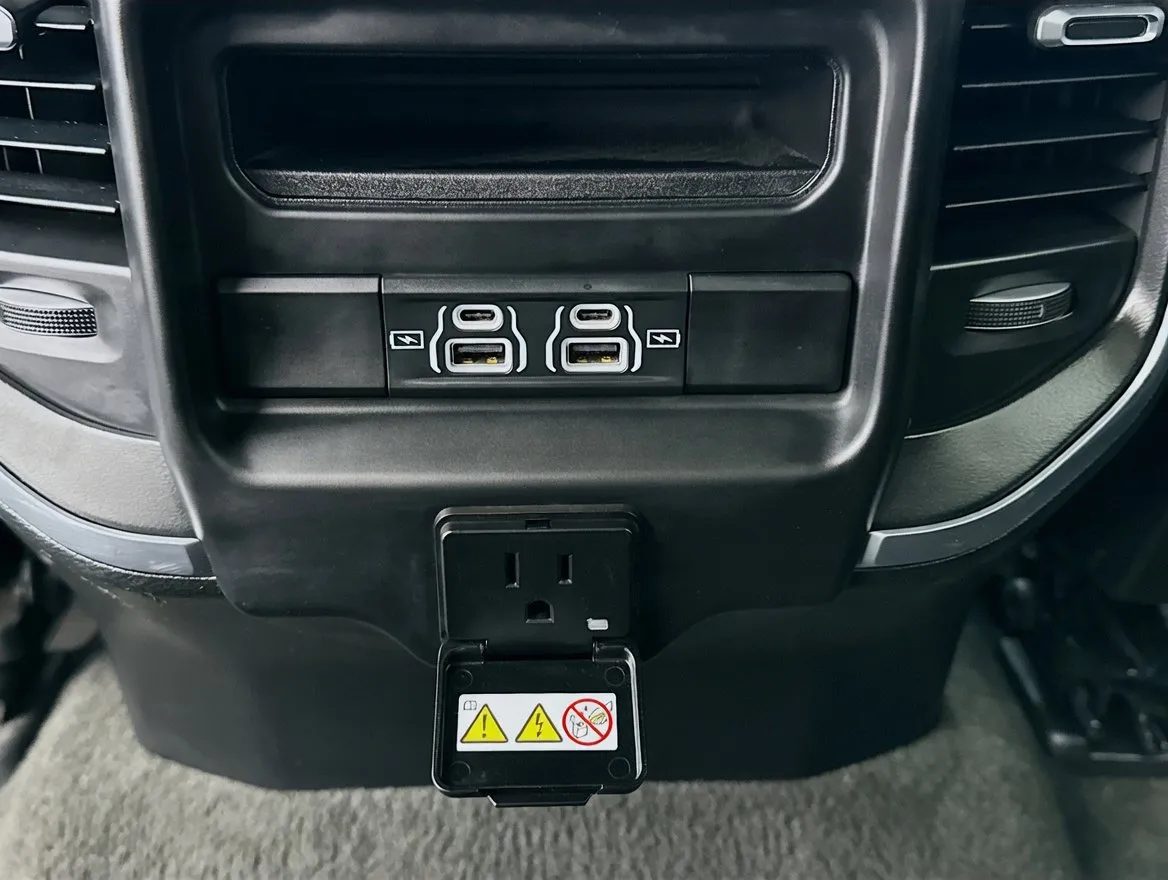 2024 RAM Ram 1500 Pickup Laramie - Photo 16