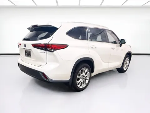 More photos of 2020 Toyota Highlander Hybrid Limited at STG Chandler, AZ