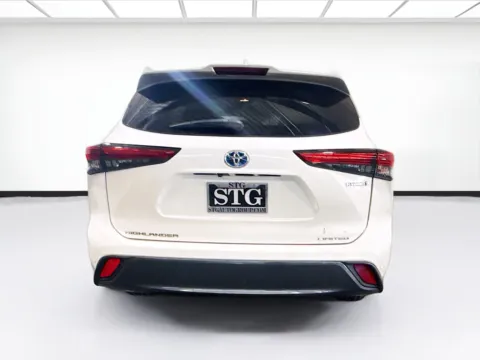 More photos of 2020 Toyota Highlander Hybrid Limited at STG Chandler, AZ