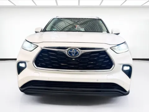 Photos of 2020 Toyota Highlander Hybrid Limited for sale in Chandler, AZ at STG Chandler