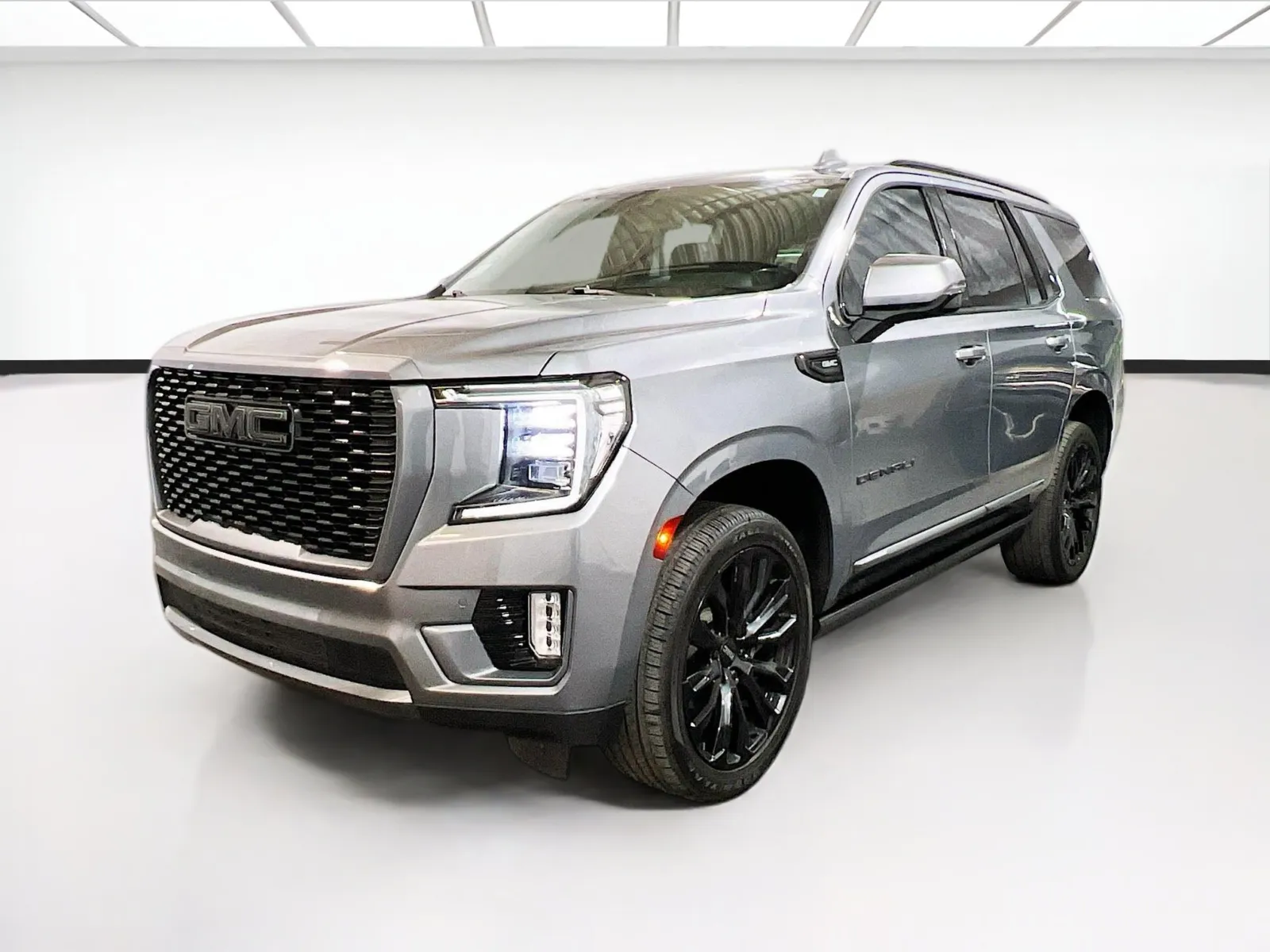 Gray 2022 GMC Yukon Denali for sale in Chandler, AZ