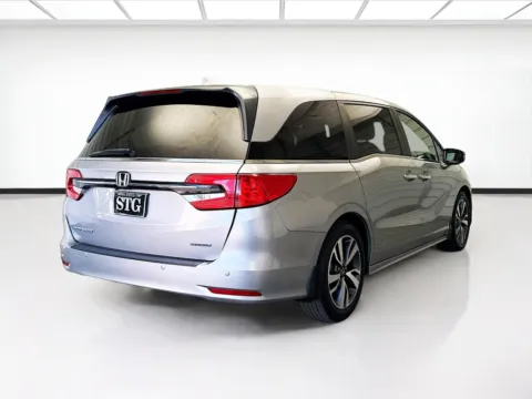More photos of 2022 Honda Odyssey Touring at STG Chandler, AZ