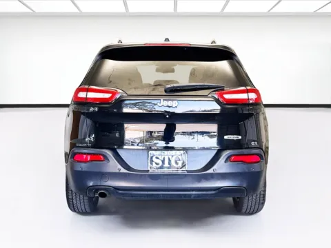 More photos of 2018 Jeep Cherokee Latitude Plus at STG Chandler, AZ