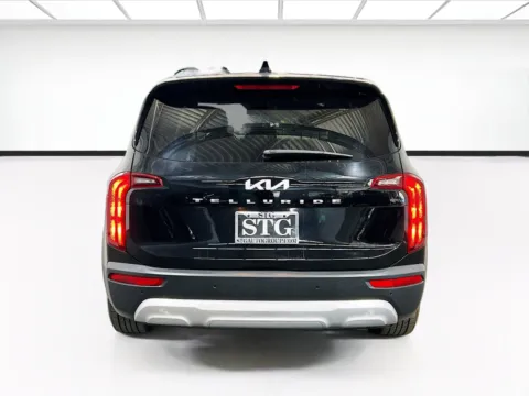 More photos of 2022 Kia Telluride LX at STG Chandler, AZ
