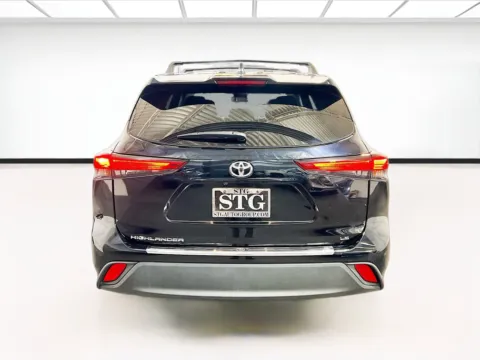 More photos of 2022 Toyota Highlander LE at STG Chandler, AZ