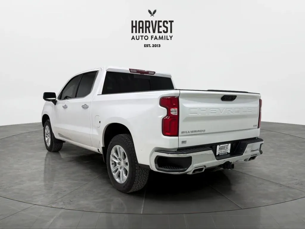 2024 Chevrolet Silverado 1500 LTZ photo 2