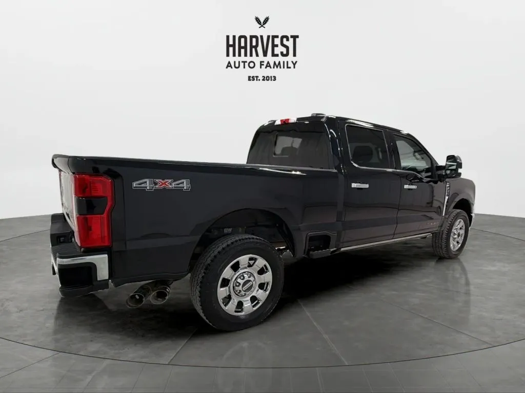 2023 Ford F-250 Lariat photo 3
