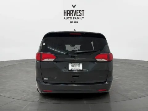 More photos of 2019 Chrysler Pacifica Limited Minivan 4D at Harvest Auto Family, NE