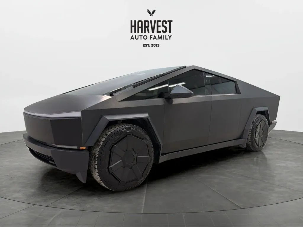 2024 Tesla Cybertruck Base's photo