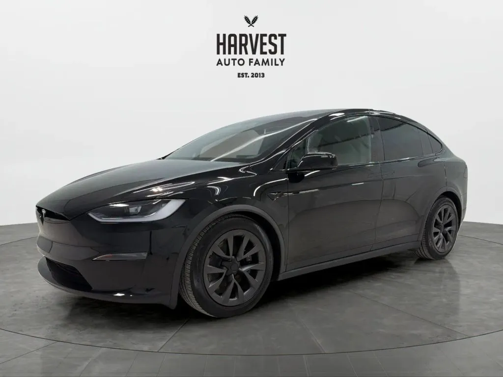 2024 Tesla Model X Long Range's photo