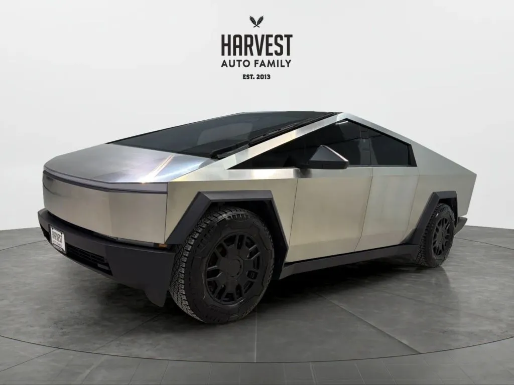 2024 Tesla Cybertruck Base's photo