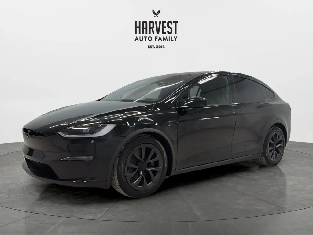 2024 Tesla Model X Long Range's photo