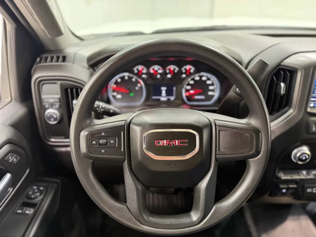 GMC Sierra photo 17