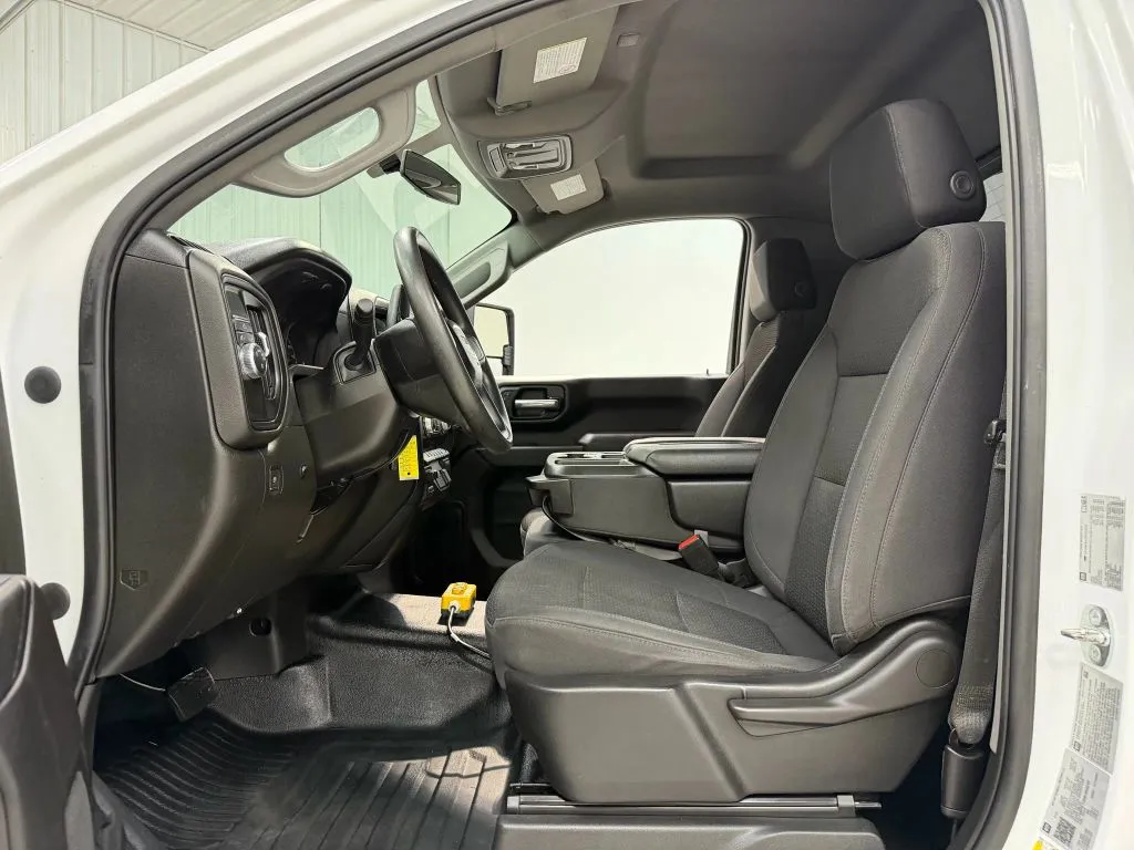 GMC Sierra photo 14
