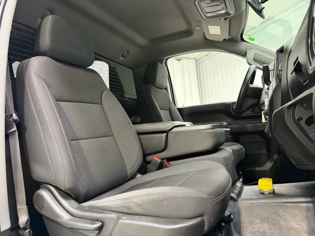 GMC Sierra photo 16