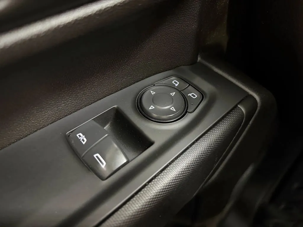 GMC Sierra photo 24