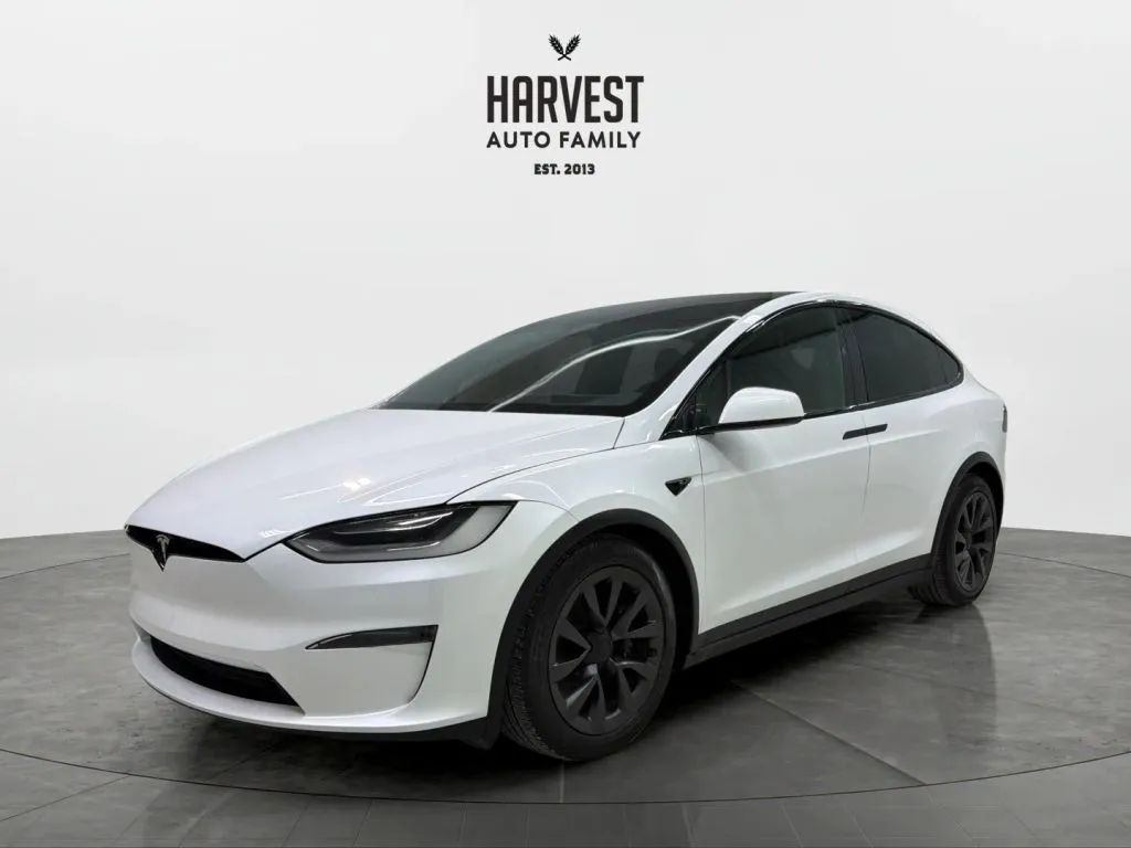 2023 Tesla Model X Long Range's photo