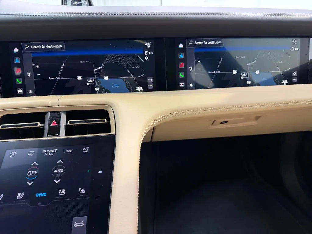 Porsche Taycan photo 30