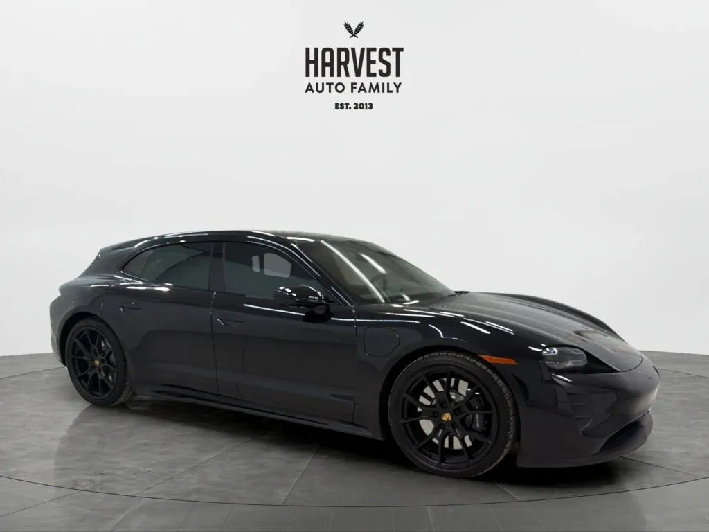 Porsche Taycan photo 9
