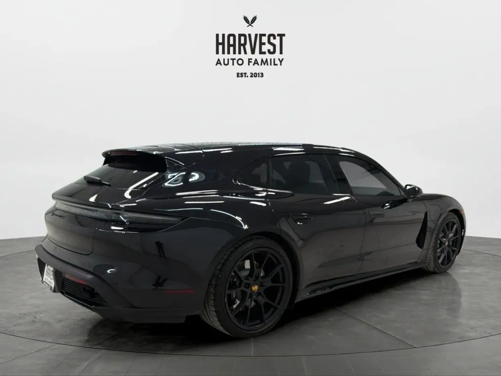 Porsche Taycan photo 7