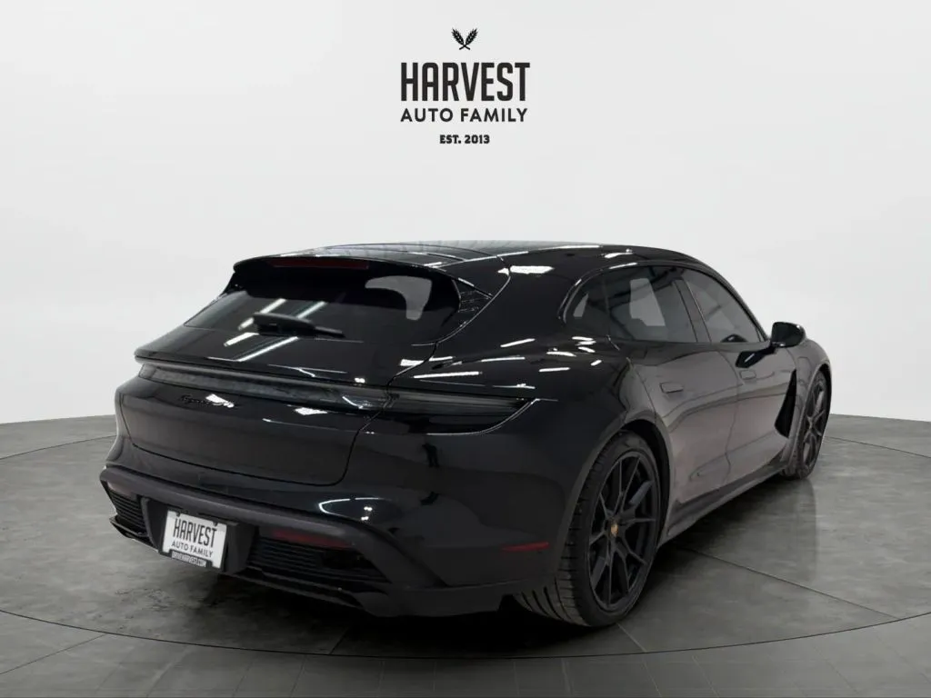 Porsche Taycan photo 6