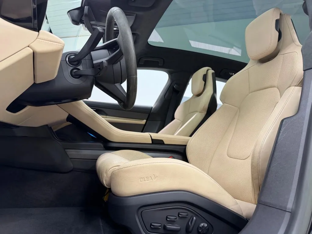 Porsche Taycan photo 15