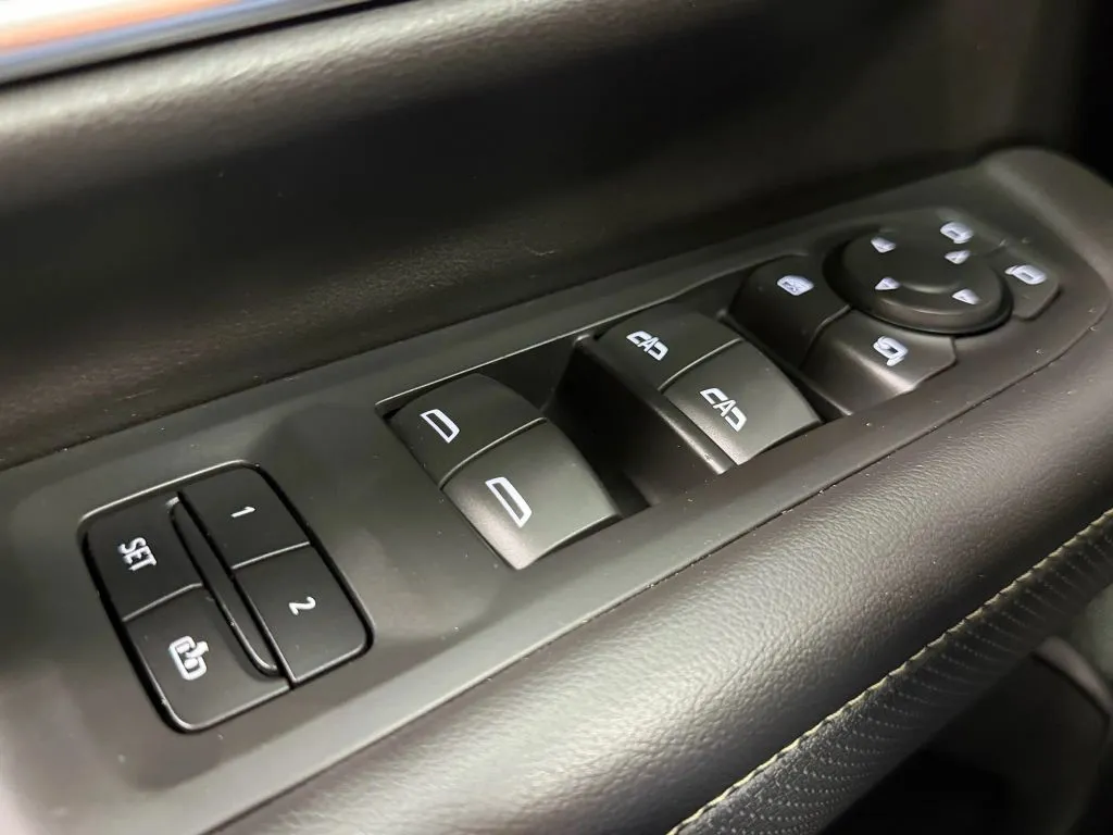 GMC Yukon photo 34
