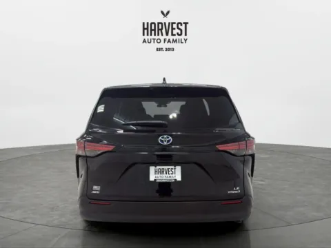 More photos of 2021 Toyota Sienna LE Minivan 4D at Harvest Auto Family, NE