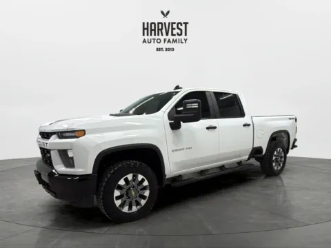 White 2022 Chevrolet Silverado 2500 HD Crew Cab Custom Pickup 4D 6 1/2 ft for sale in Wahoo, NE
