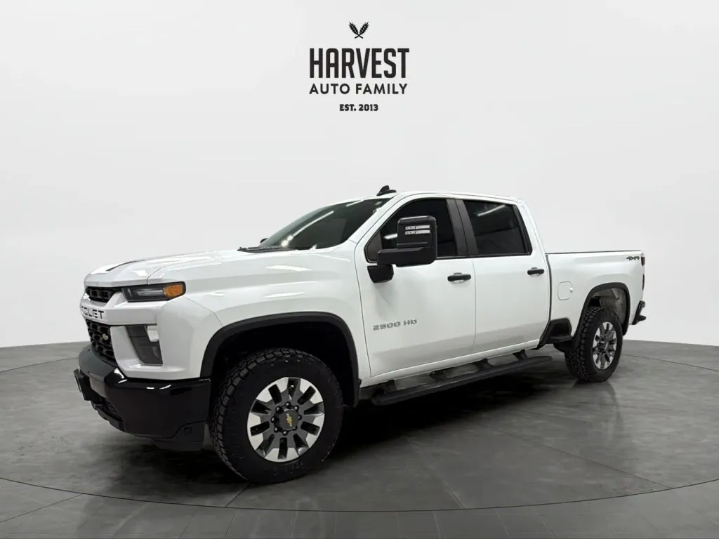 White 2022 Chevrolet Silverado 2500 HD Crew Cab Custom Pickup 4D 6 1/2 ft for sale in Wahoo, NE