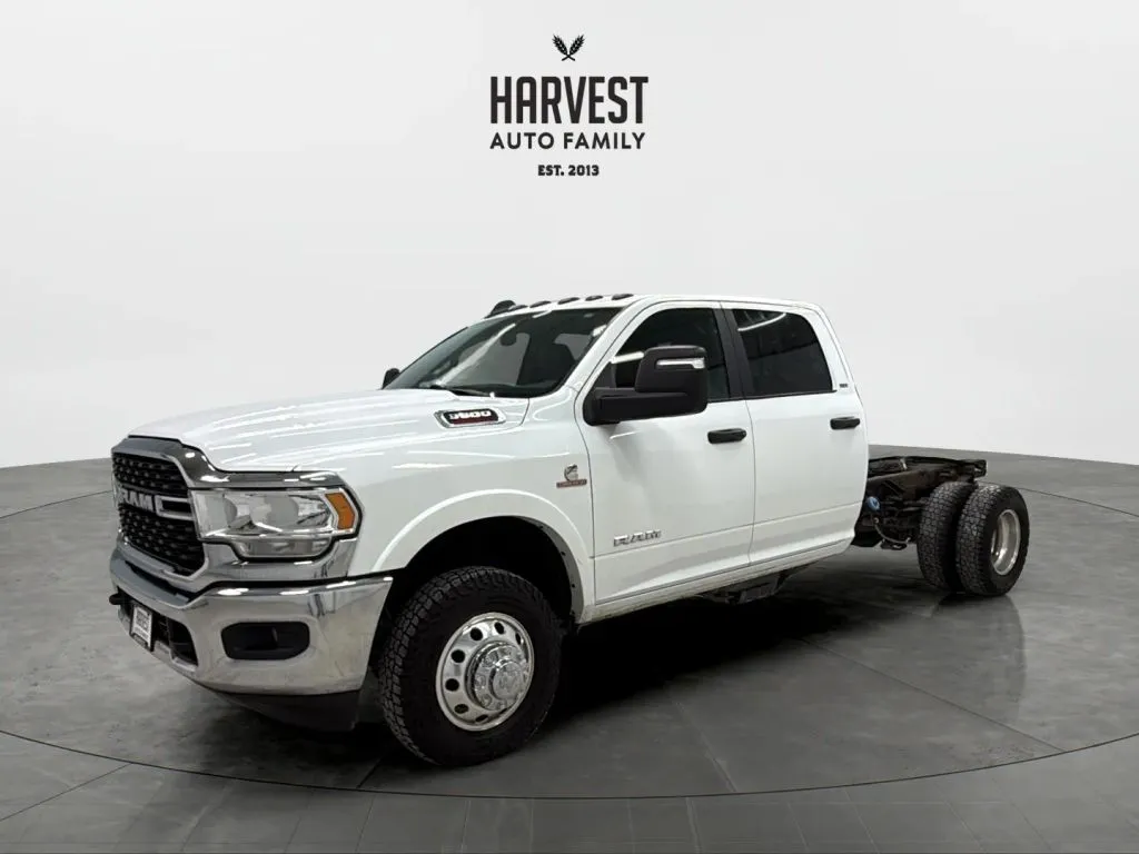 White 2023 Ram 3500 Crew Cab & Chassis SLT Cab & Chassis 4D for sale in Wahoo, NE