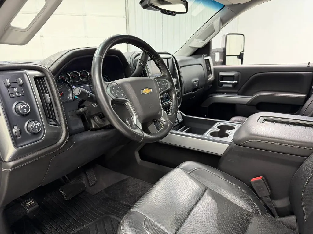 2019 Chevrolet Silverado 2500HD LTZ - Photo 12