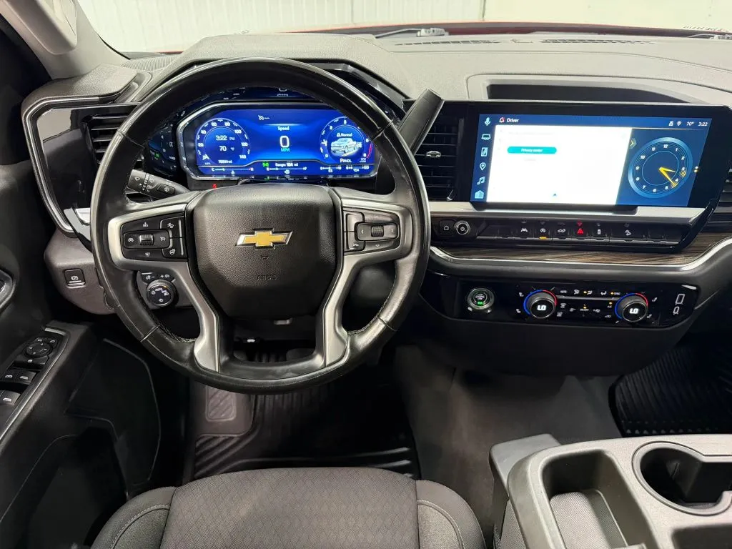 Chevrolet Silverado photo 18