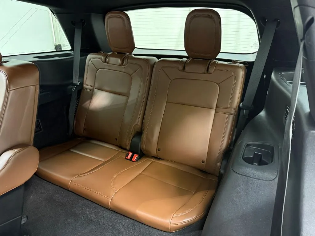 Lincoln Aviator photo 17